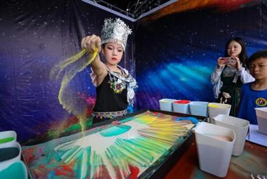 “沙绘世界·爨魅陆良”中国·陆良首届七彩杯少儿沙画大赛正式开赛