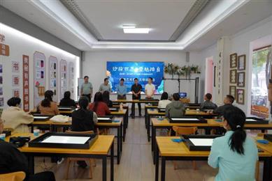 陆良：普及沙画艺术 放飞指尖梦想