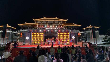 陆良县举办“四季村晚”之“秋食”群众文艺演出